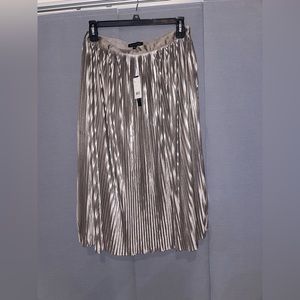 Gold/platinum pleated skirt